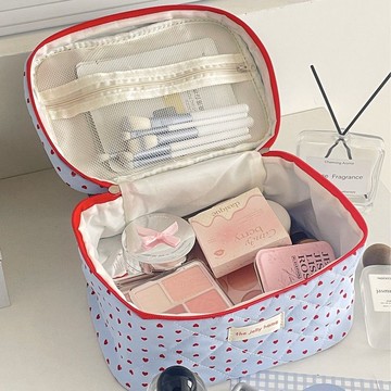 臺灣現/🎀化妝包 收納包奶藍愛心化妝包2025新款高顏值ins 收納包便攜式大容量洗漱包