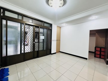 永慶美青-太順邊間一樓~近彭厝市場 ,中華路商圈｜新北市樹林區太順街