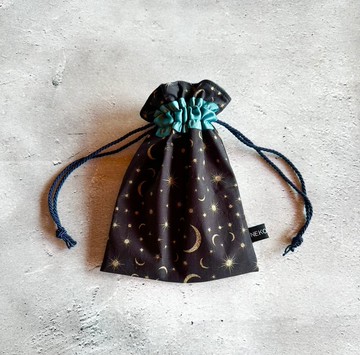 由日本占卜師　純手工製作的　塔羅牌盒    可容納 2 種類型的卡