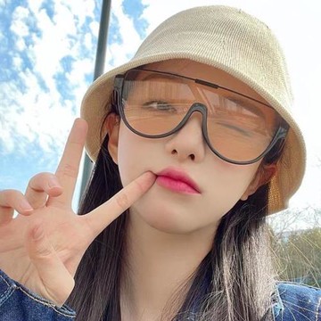 時髦大臉顯瘦網紅同款連體墨鏡女茶色太陽鏡男潮ins防紫外線眼鏡