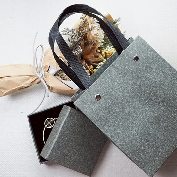 暖暖心意  加購 禮物包裝  紙盒 + 手提袋   不包含花束