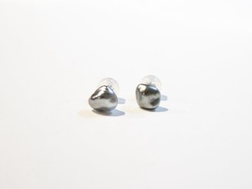 大溪地天然海水keshi黑珍珠耳環 7x5mm18k金