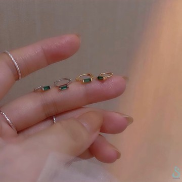 SUMMER 銀飾💫［S925純銀］簡約方鑽耳扣 純銀耳環 貼耳舒適不過敏 純銀飾品