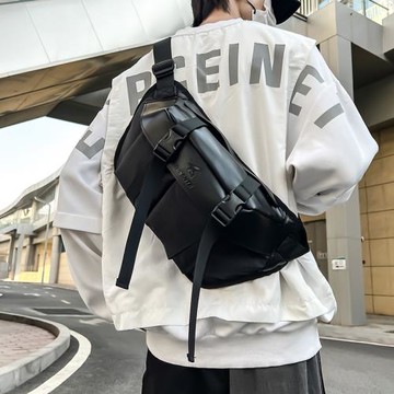 日系潮牌大容量斜挎胸包男生簡約輕便機能拼色工裝騎行包單肩包