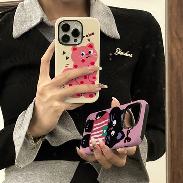 日韓小黑貓適用蘋果15pro手機套iphone16菲林二閤一14plus硬13女