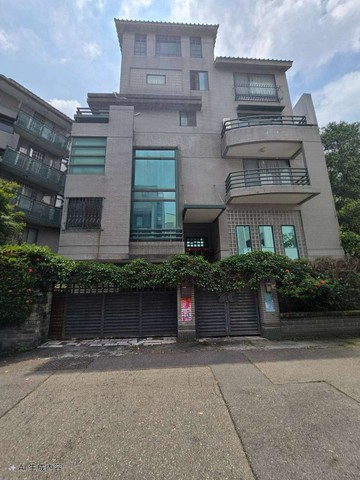 南屯八期豐樂公園旁獨棟林路別墅｜台中市南屯區文心南七路