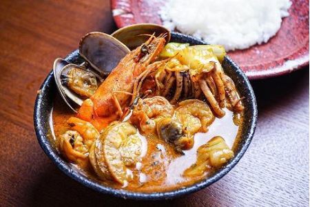 奥芝商店　竜宮の賄い海鮮スープカレー×トロトロ豚角煮スープカレー