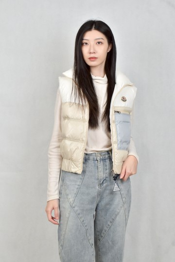 (M) moncler白色羽絨背心外套