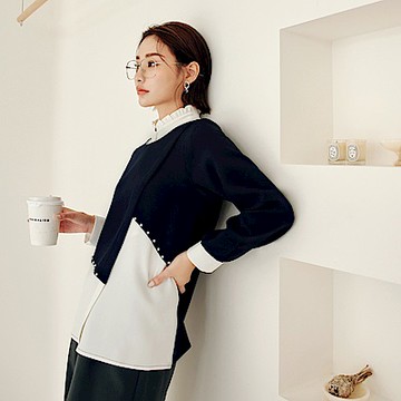 OB嚴選-不易皺珍珠飾邊拼接配色長袖上衣