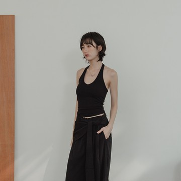 QUEENSHOP_F 女裝 長袖 素面坑條繞脖綁帶Bra Top背心-黑 現+預 【01041995】