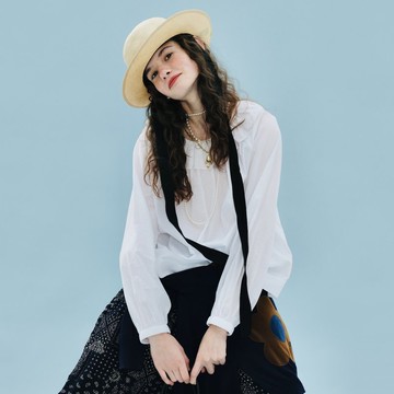 白色純棉輕透花邊領上衣