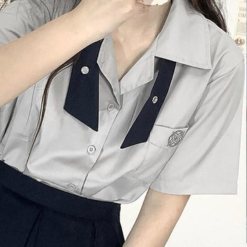 台灣現貨【冰淇淋與鯨】 原創JK基礎百搭款 日系開襟櫻花刺繡短袖