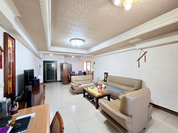 幸福川大四房車位｜高雄市前金區八德二路