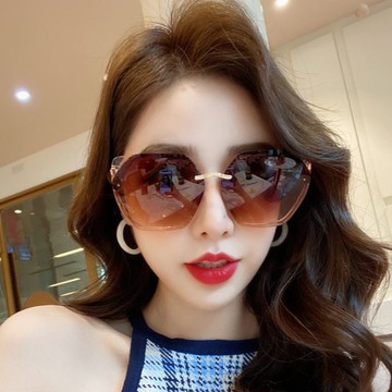 年度最新網紅款潮流行百搭抗UV時尚太陽眼鏡 72790