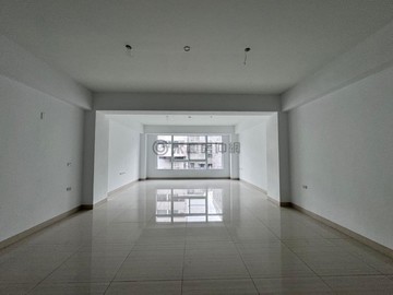 復興商圈全新大地坪電梯透天店面｜高雄市新興區復興二路