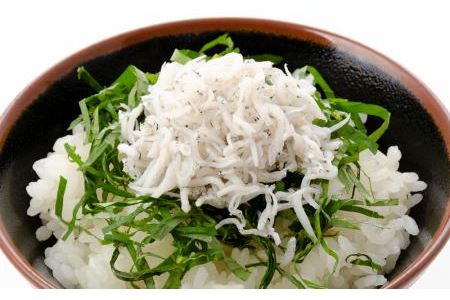 釜出しちりめん（しらす）約600ｇ（約300ｇ×2袋）鮮度日本一を目指します！浜で瞬時に釜出し