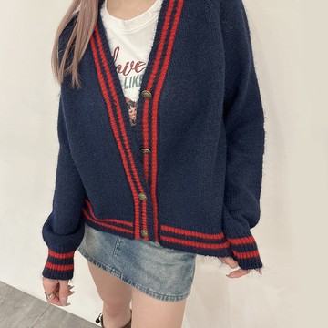 學院風V領排釦毛罩衫-藏青【KT281054】