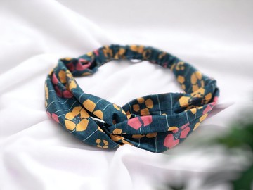 手作交叉髮帶。繽紛