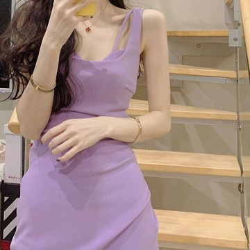 2022年春裝潮流女裝連衣裙輕奢奶系氣質紫色新款吊帶高級感穿搭女