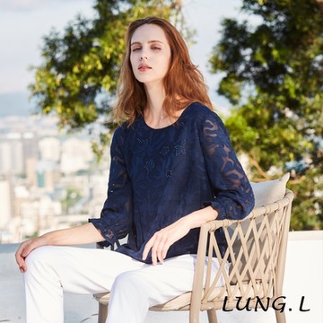 LUNG.L林佳樺 藍色剪花布料搭配縫珠七分袖女裝上衣LQ67A