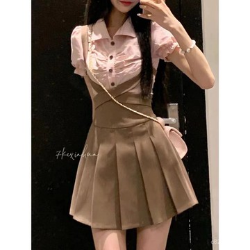 美式學院風製服泡泡袖襯衫夏季背帶百褶短收腰連衣裙套裝女 韓國女裝 設計感女裝 兩件式女裝 日係女裝 顯瘦女裝 高級感女裝
