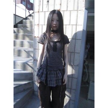 ang:project 5/28新品 復古紋理感蕾絲拼接撞色短袖T恤 配絲巾