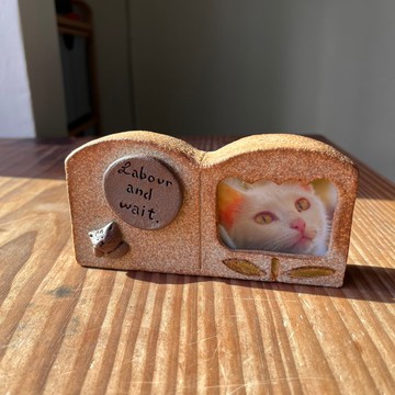 Labour and wait 貓貓 / 雙面相框 / 陶