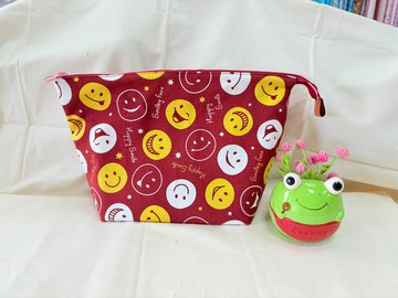微笑拉鍊收納包