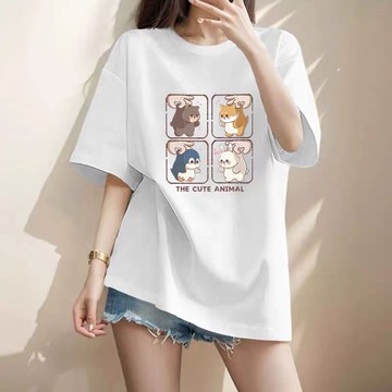 伊人衣舍 大尺碼T恤 夏季 白色 純棉 短袖T恤 女生衣服 寬鬆長版短t 韓版上衣 中長款 大碼上衣 印花 t恤