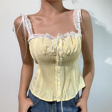BERAN 法式復古甜美蕾絲花邊性感平口純色系帶收腰單排扣吊帶背心