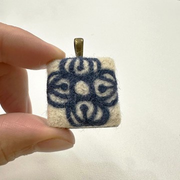 台灣花磚 - 羊毛氈項鍊墜子