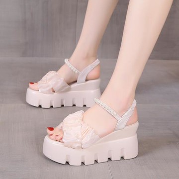 坡跟涼鞋女夏仙女風一字帶配裙子2025新款高級感厚底增高羅馬涼鞋