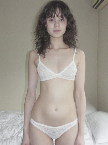 Daisy Pattern Wireless Bralette [Beige]