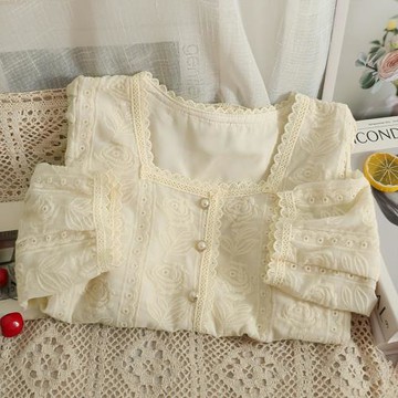 港味復古繡花短款修身顯瘦小衫女2025秋裝方領露鎖骨排扣長袖上衣