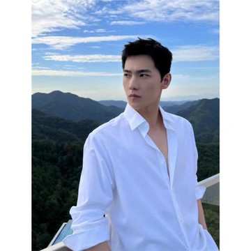 楊洋同款白色長袖襯衫男春秋內搭休閑冰絲打底寬松垂感慵懶風襯衣