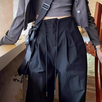 美式速幹工裝褲女夏季2025新款高腰降落傘褲休閑闊腿褲運動褲沖鋒鑫弘-素時衣櫥