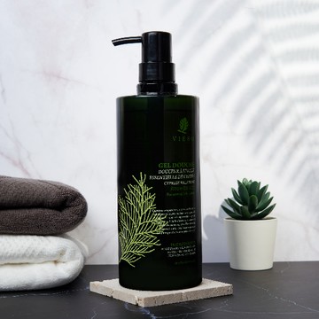 Vieso 法國 絲柏精油控油舒緩沐浴膠 800ml