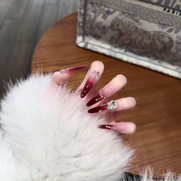 ✨Hannah✨【紅禮服】穿戴甲紅寶石紅色噴槍漸變韆金高貴顯白高級感禮服美甲手工穿戴甲 CK0B