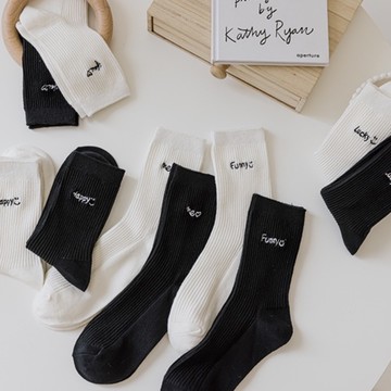 女襪 白色襪子 ins潮刺繡 中幫襪 字母長襪 韓版日系學院風 百搭棉襪