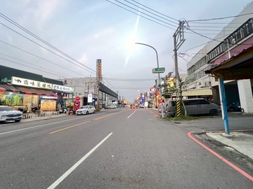 仁武大灣國中*登發國小*全新裝潢透天金店面｜高雄市仁武區仁雄路