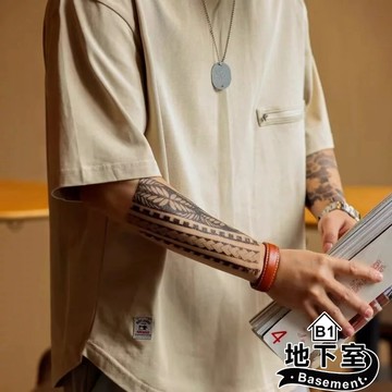 地下室B1-短袖t恤 潮牌工裝 造型口袋設計 男生衣服 寬鬆圓領 五分袖【NL625033】