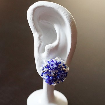 Kitchen 4耳夾耳針珠子刺繡藍白銀