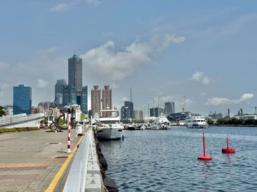 駁二輕軌宅｜大港橋健身公寓｜海景大3房｜高雄市鹽埕區新化街