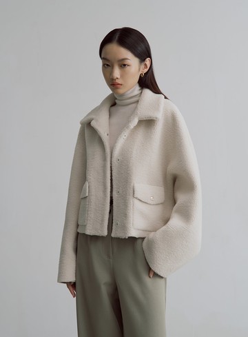 毛絨口袋造型短版外套