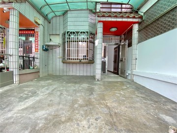 我是承辦❗️大里立仁商圈活路車庫透天｜台中市大里區公教街