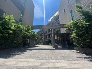 義享天地河堤綠意社區精美面寬雙車墅｜高雄市三民區河堤南路