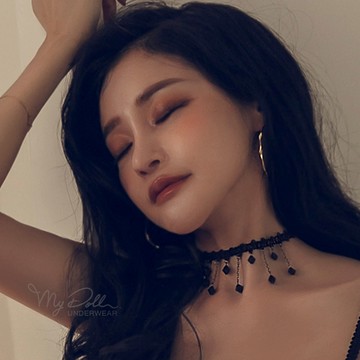 配件【小夜曲】造型吊墜方塊珠頸鍊 (黑色) MyDoll