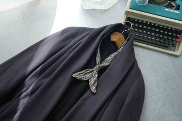 古董領帶改造復古鐵絲髮帶-黑白拓印-/領巾髮飾兩用-禮物