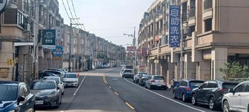 沙鹿國3臨路透天別墅前院門口可停雙車自住置產收租｜台中市沙鹿區自強路