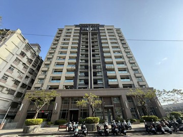 8米58大面寬五甲商圈稀有輕屋齡店面+平車｜高雄市鳳山區南正一路